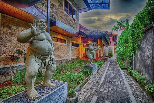Paradiso Beach Inn (Kuta)